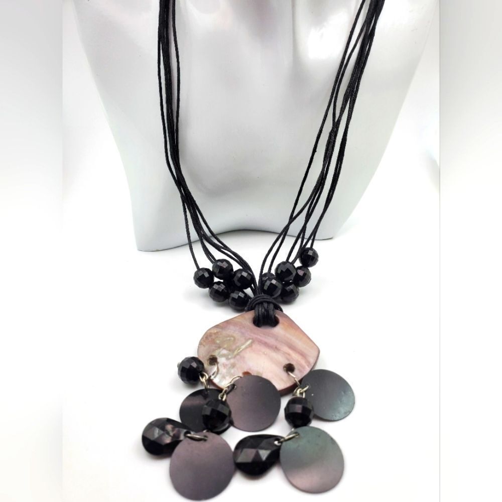 Jessica Simpson Mother of pearl midnight essence necklace N0518